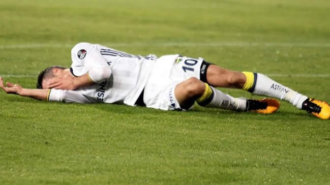 Robin van Persie'den sakatlık açıklaması