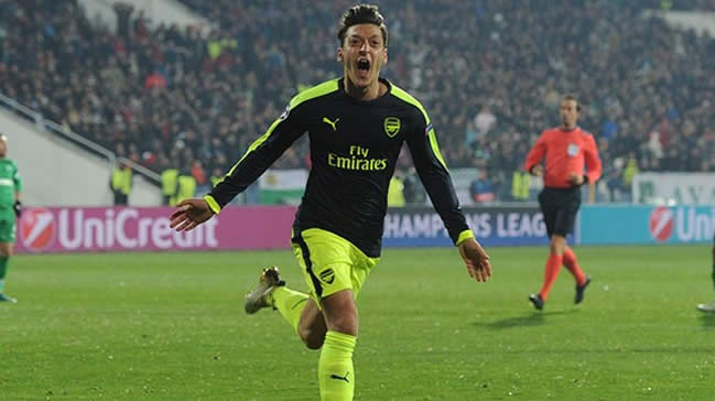 Mesut Özil Devler Ligi'nde haftanın futbolcusu seçildi
