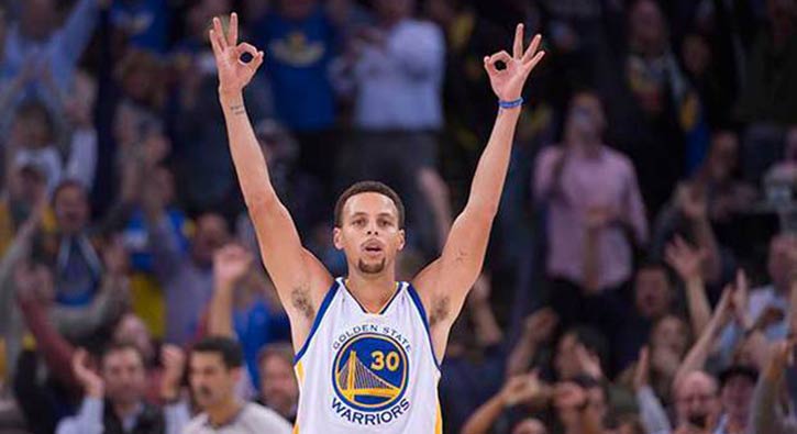 Stephen Curry'den üç sayı rekoru!