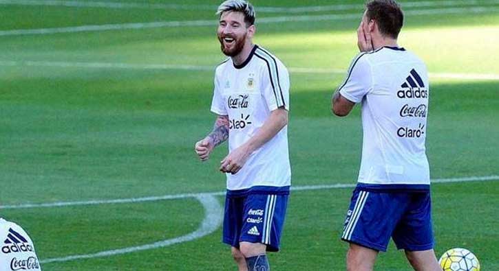 Lionel Messi'den herkesi şaşırtan hareket!