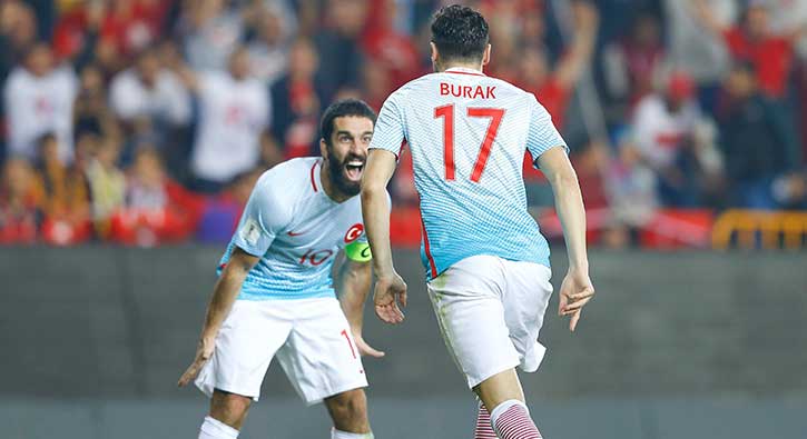 Burak Yılmaz gol sayısında Lefter'i geride bıraktı