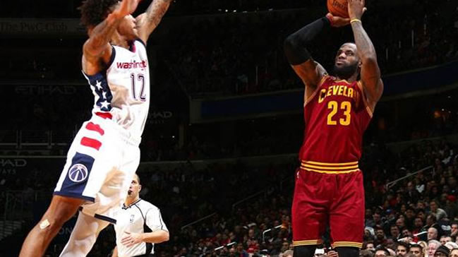 LeBron James yine tarihe geçti