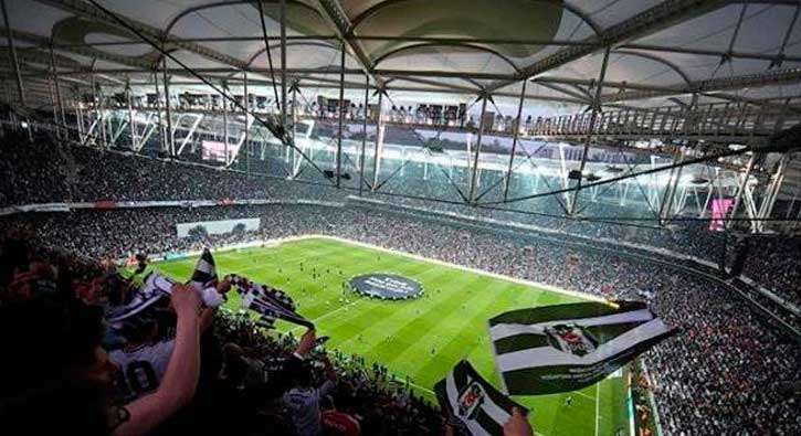 Tribünde lider Beşiktaş