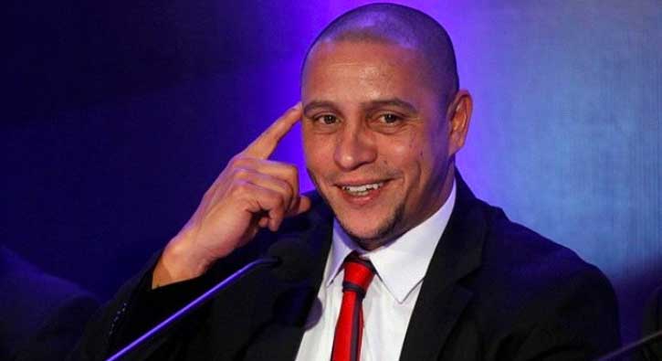 Roberto Carlos dünyanın en iyi sol bekini açıkladı