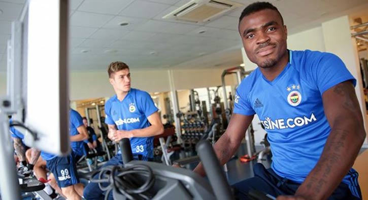 Emenike için flaş karar!