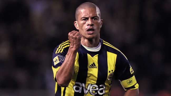 Alex de Souza'dan flaş derbi paylaşımı