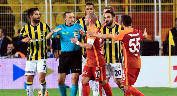 Cüneyt Çakır'a Devler Ligi'nde görev