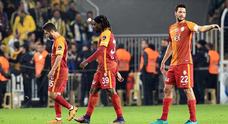 Galatasaray zirveden uzaklaşıyor