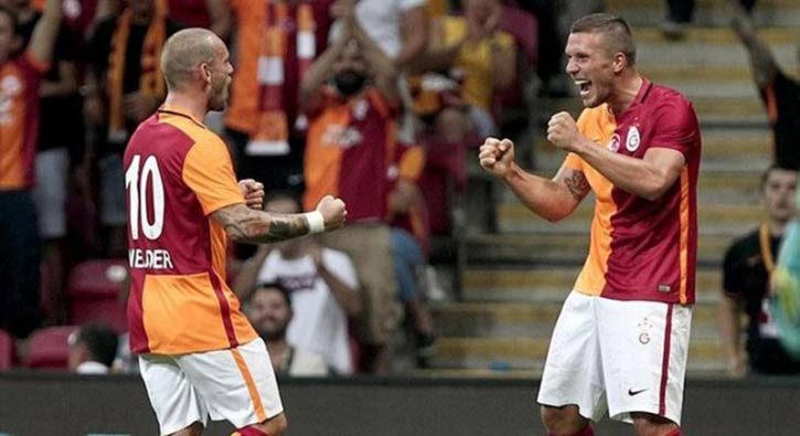 Galatasaray'da bomba iddia! İkisi birden gidiyor...