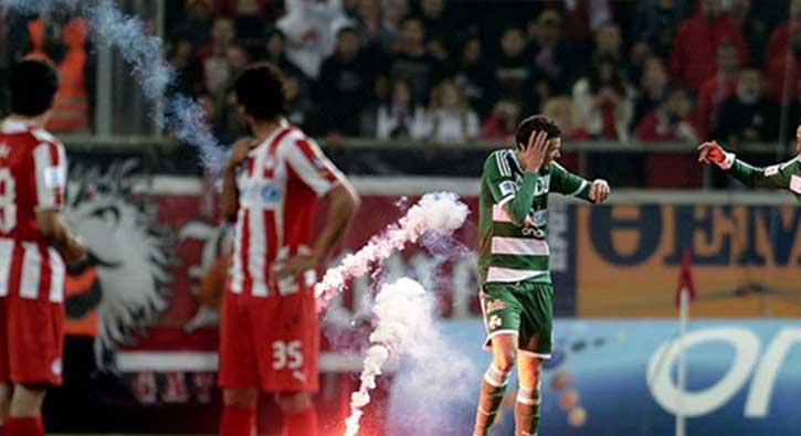 Yunanistan futbolu çöküşte