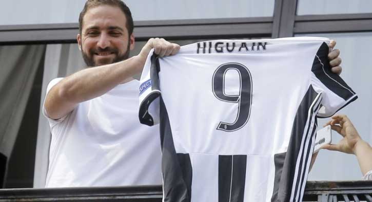 İtalyan basınında flaş iddia: Higuain tehdit ediliyor...