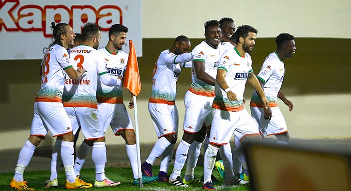 Alanya'da 2 penaltı ve 1 kırmızı kart! Kazanan...