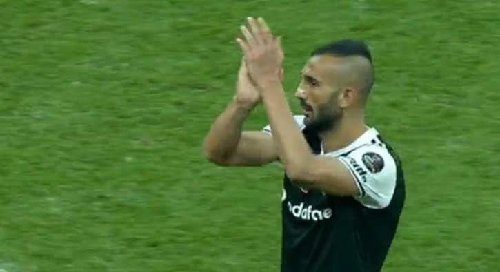 Yalçın Ayhan maçtan sonra Beşiktaş formasını giydi ve...