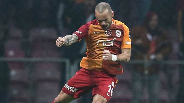 10'un yeri artık forvet!