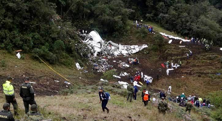 Düşen uçağın pilotunun telsiz konuşmalarında flaş detay