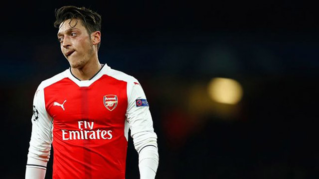 Mesut Özil'in başı dertte!