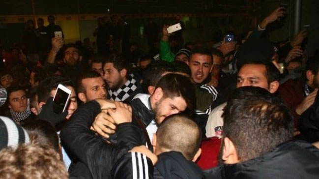 Beşiktaşlı taraftarlar takıma sahip çıktı