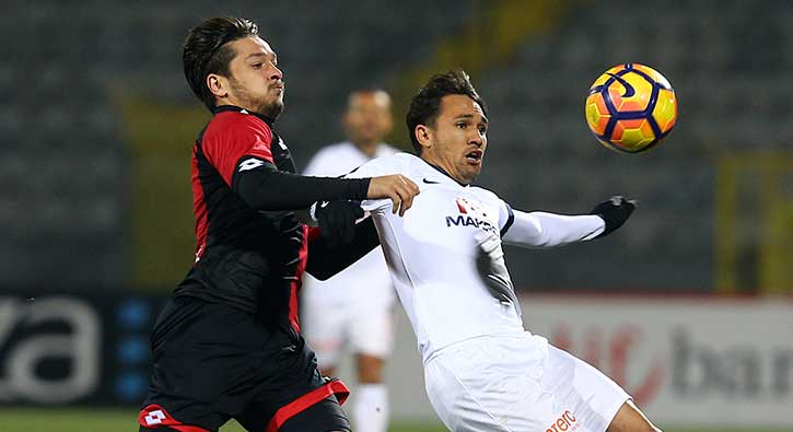 Medipol Başakşehir kan kaybediyor