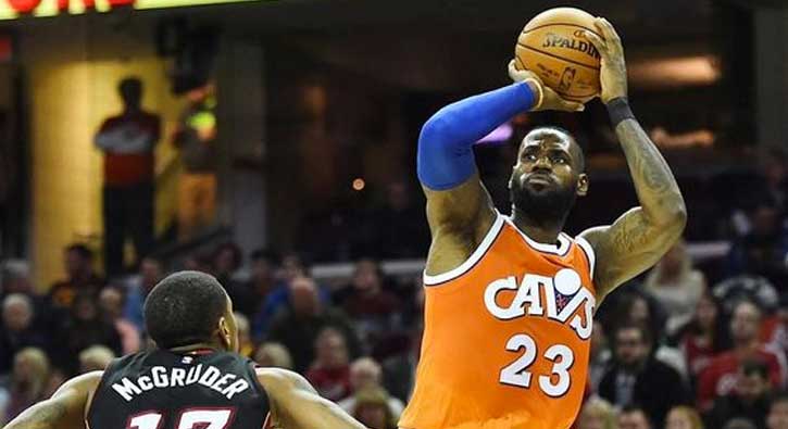 LeBron James eski takımına acımadı!