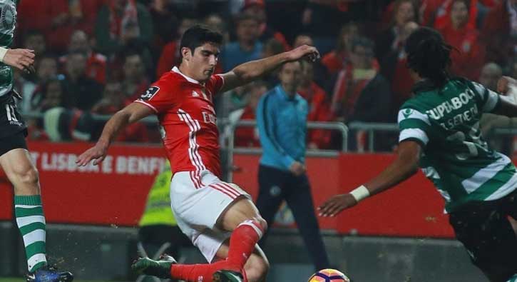 Portekiz'de lider Benfica, Sporting'e acımadı
