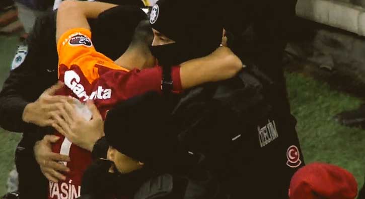 Yasin Öztekin'den gol sonrası anlamlı hareket