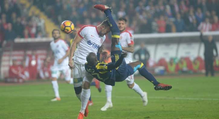 Sow yine röveşata ile attı ama sayılmadı!