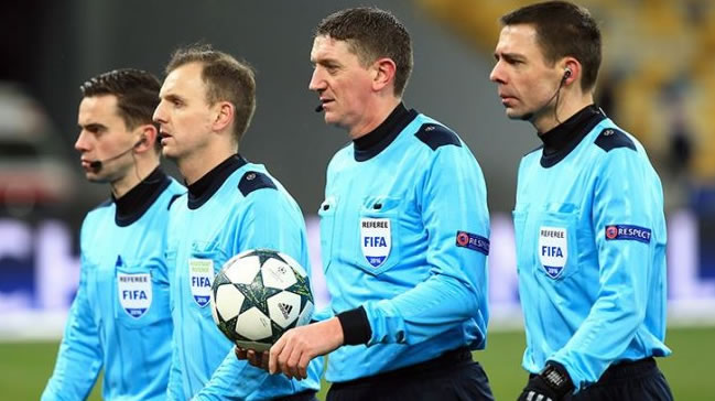 Skandal hakem Craig Thomson düdüğünü asabilir