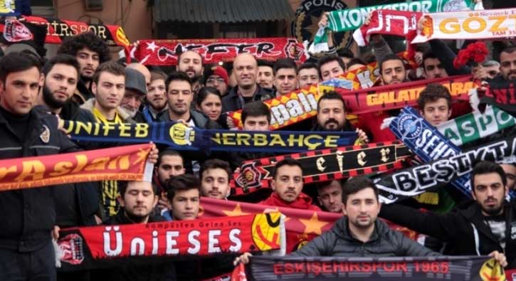 Eskişehir'de taraftarlar Çevik Kuvvet Şube Müdürlüğünü ziyaret etti