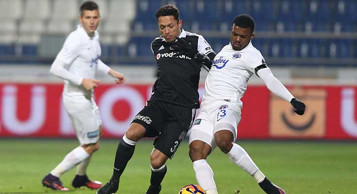 Beşiktaş ikinci yarıda yıkıldı