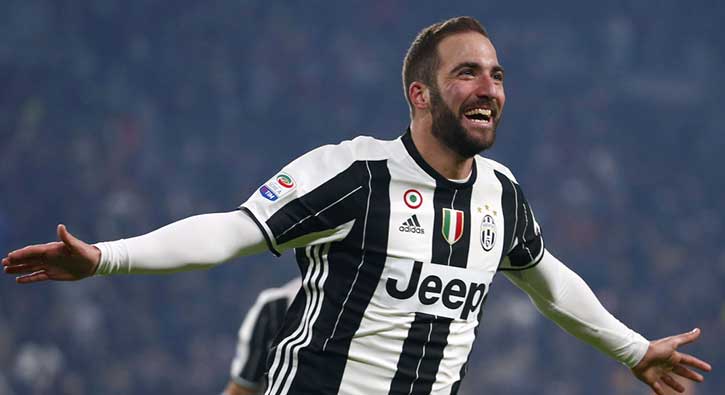 Higuain attı, dev maçta Juve kazandı!