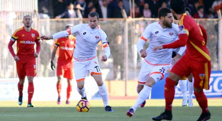 Adanaspor son saniyede kazandı!