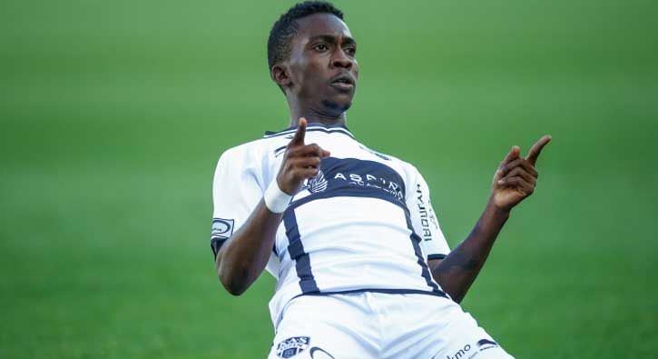 Yıldız futbolcu açıkladı: Fenerbahçe'den teklif geldi...