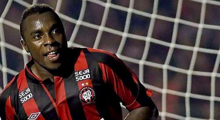 Brezilyalı stoper geliyor