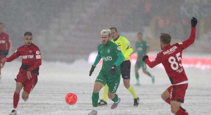 Gaziantespor yoğun kar altında kazandı