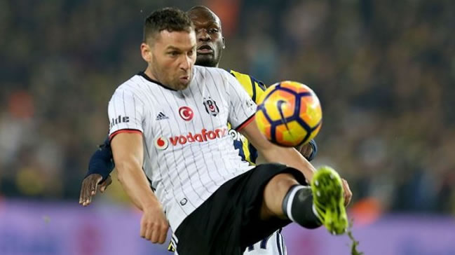 Beşiktaş imzayı attırıyor