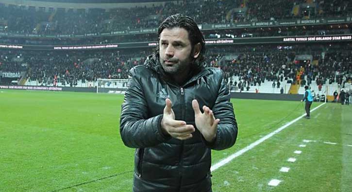 Taraftarlardan İbrahim Üzülmez'e 'kalkın' tezahüratı