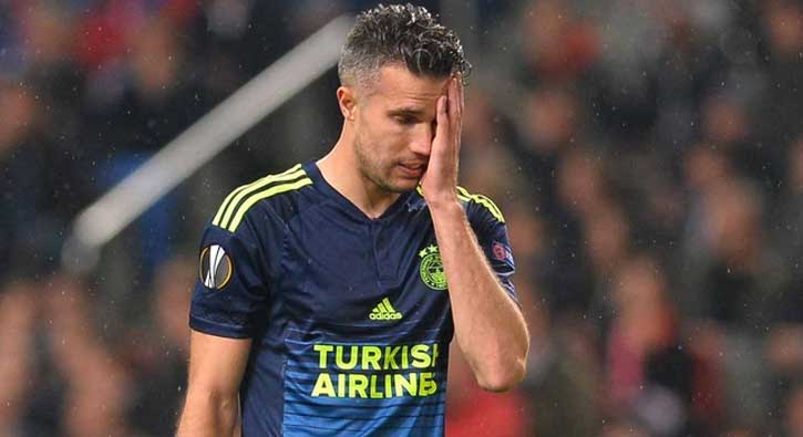 Trabzonspor maçı öncesi Van Persie şoku!