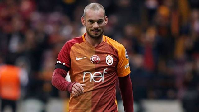 Çin'den Sneijder'e dudak uçuklatan teklif!