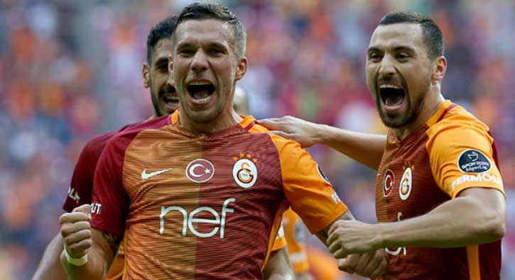 Podolski'ye Çin'den dev teklif!
