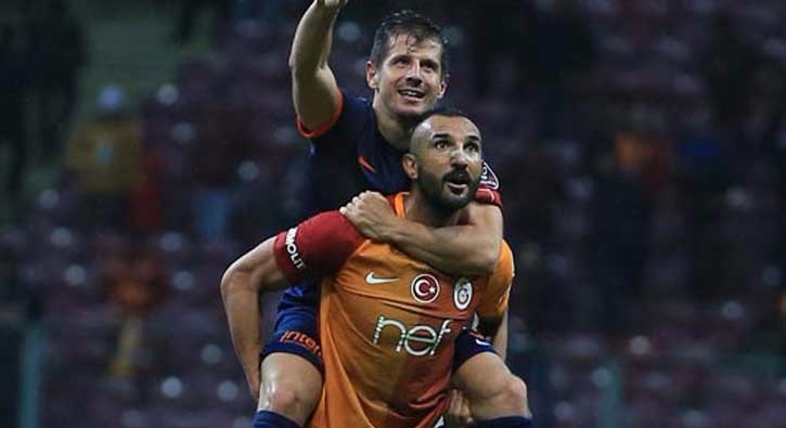Galatasaray'da Yalçın Ayhan sesleri!