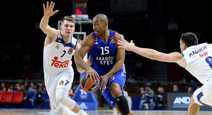 Anadolu Efes sahasında Real Madrid'e yenildi