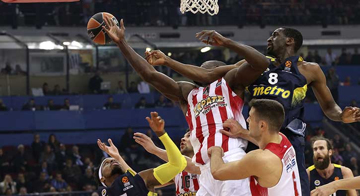 Fenerbahçe, Yunanistan deplasmanında yıkıldı