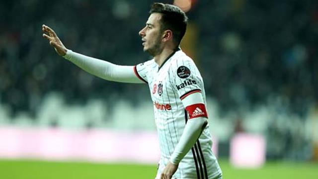 Oğuzhan Özyakup imzayı atıyor