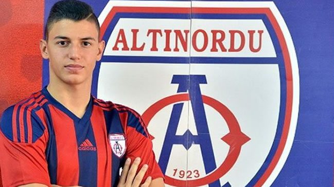 Manchester City Berke Özer'i resmen istedi
