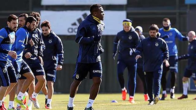 İşte Emenike ve Van der Wiel'in af sebebi!