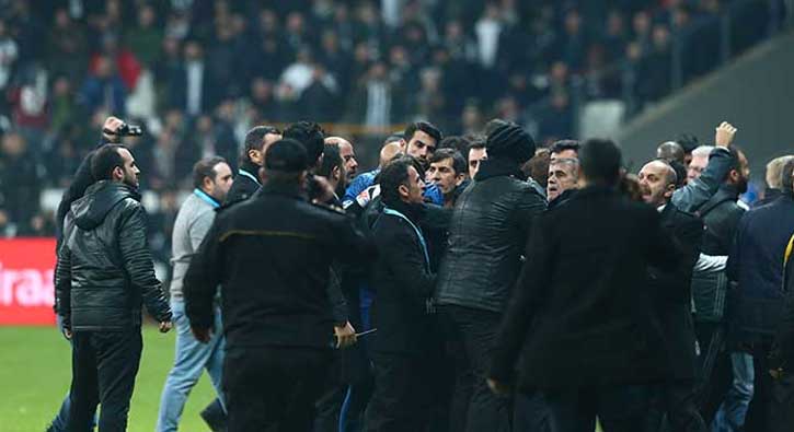 Devre arasında Şenol Güneş - Kjaer tartışması!
