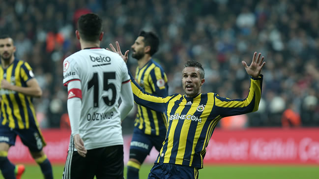 Oğuzhan Özyakup Robin van Persie'yi sildi
