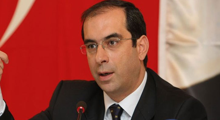 "1 yıl önce beraber oynadığı arkadaşına küfür ediyor''