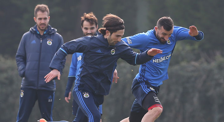 Fenerbahçe Advocaat'sız çalıştı!