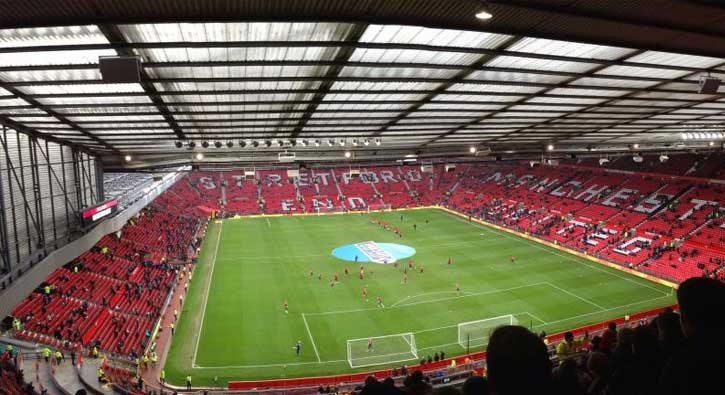 Manchester United borç batağında! Borsada çöktü...